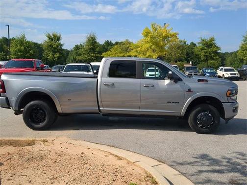 2022 RAM 3500 Limited Crew Cab 4x4 8' Box