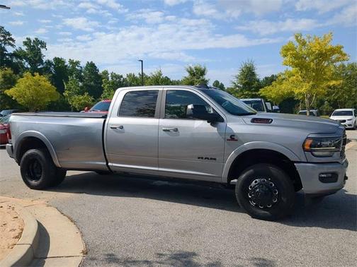 2022 RAM 3500 Limited Crew Cab 4x4 8' Box