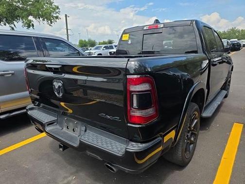 Diamond Black Crystal Pearlcoat 2022 RAM 1500 Laramie
