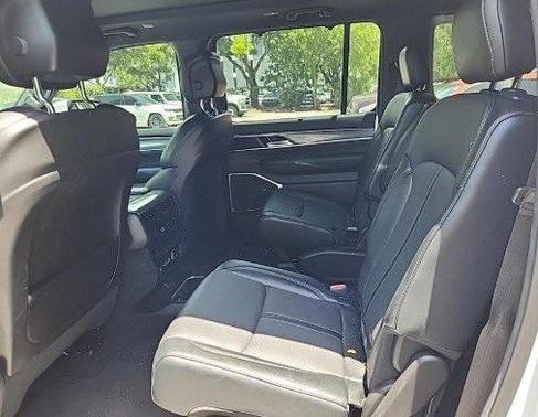 2022 Jeep Wagoneer Series III Carbide 4x2