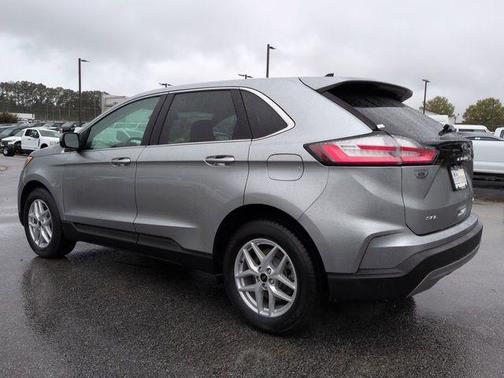 Iconic Silver Metallic 2023 Ford Edge SEL