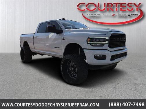 2024 RAM 2500 Laramie Crew Cab 4x4 6'4' Box