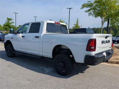 2025 RAM 2500 Tradesman Crew Cab 4x4 6'4' Box