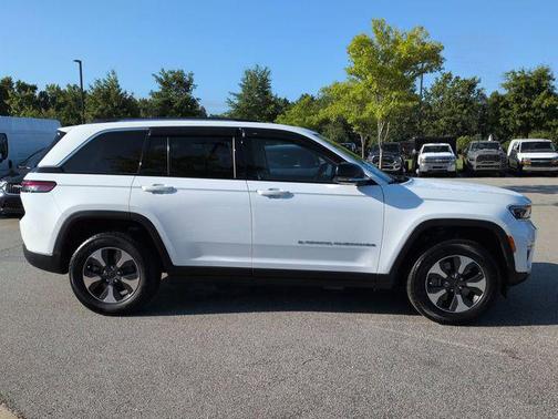 Bright White Clearcoat 2022 Jeep Grand Cherokee 4xe Base