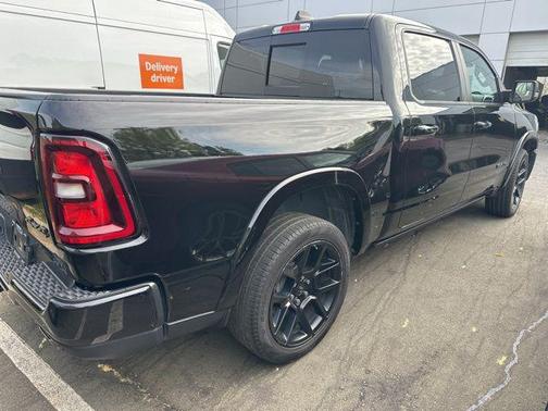 Diamond Black Crystal Pearlcoat 2025 RAM 1500 Laramie