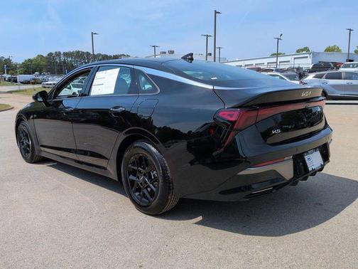 Aurora Black Pearl 2025 Kia K5 LXS