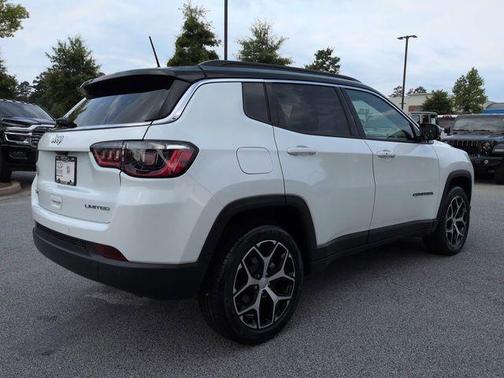 Bright White Clearcoat 2024 Jeep Compass Limited