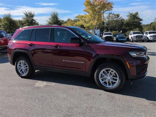 2025 Jeep Grand Cherokee Laredo
