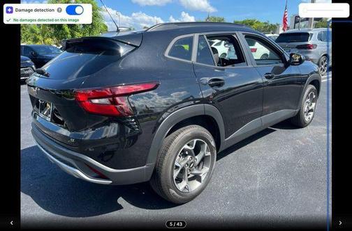 Mosaic Black Metallic 2025 Chevrolet Trax LT