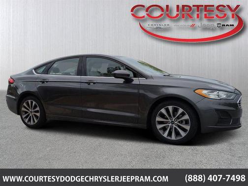 Gray 2019 Ford Fusion SE