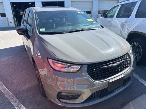 2023 Chrysler Pacifica Hybrid Limited