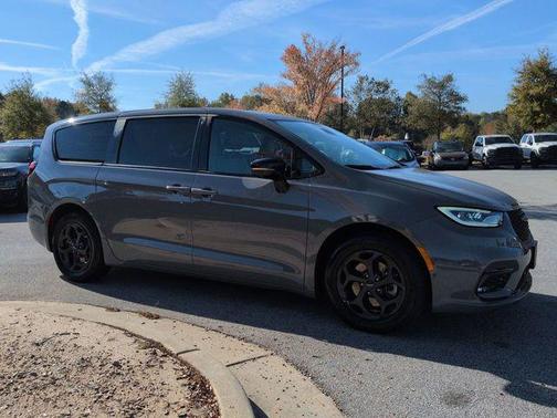 2023 Chrysler Pacifica Hybrid Limited