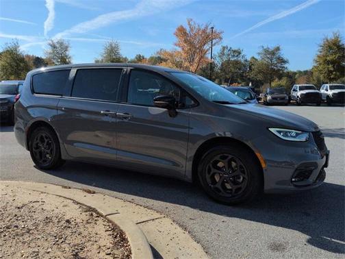 2023 Chrysler Pacifica Hybrid Limited