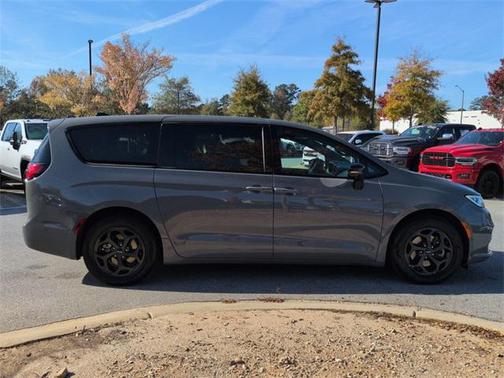 2023 Chrysler Pacifica Hybrid Limited