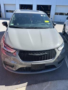 2023 Chrysler Pacifica Hybrid Limited