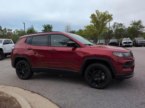 Red Hot Pearlcoat 2026 Jeep Compass Latitude