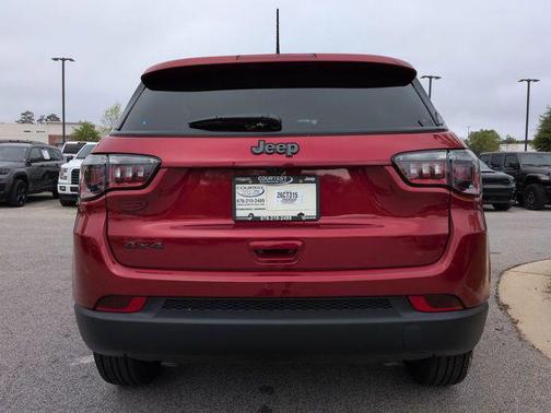 Red Hot Pearlcoat 2026 Jeep Compass Latitude