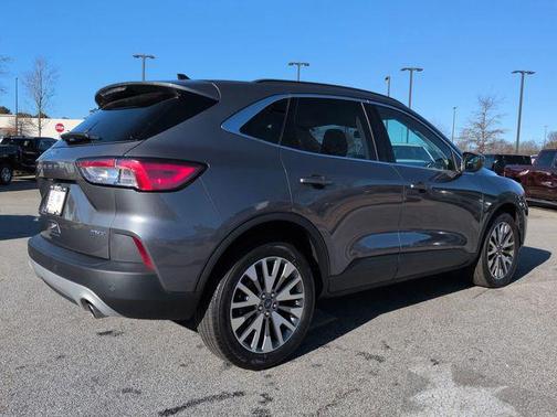 2022 Ford Escape Titanium