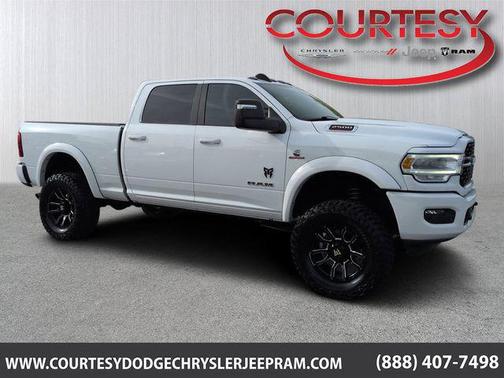 Bright White Clearcoat 2023 RAM 2500 Big Horn Crew Cab 4x4 6'4' Box