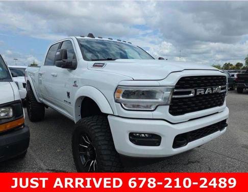 Bright White Clearcoat 2023 RAM 2500 Big Horn Crew Cab 4x4 6'4' Box