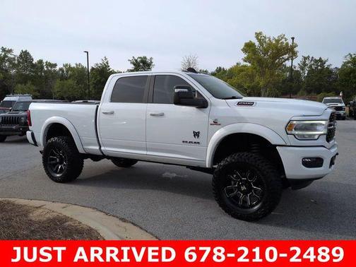 Bright White Clearcoat 2023 RAM 2500 Big Horn Crew Cab 4x4 6'4' Box