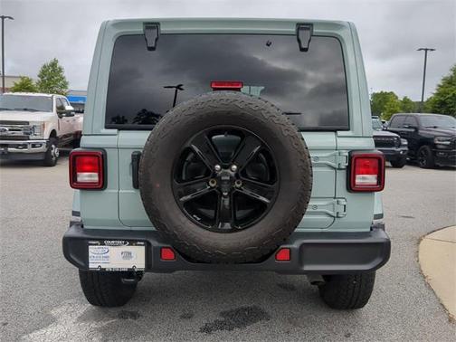 2023 Jeep Wrangler 4-Door Sahara Altitude 4x4