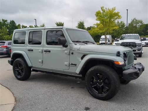 2023 Jeep Wrangler 4-Door Sahara Altitude 4x4