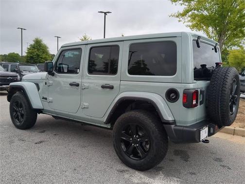 2023 Jeep Wrangler 4-Door Sahara Altitude 4x4