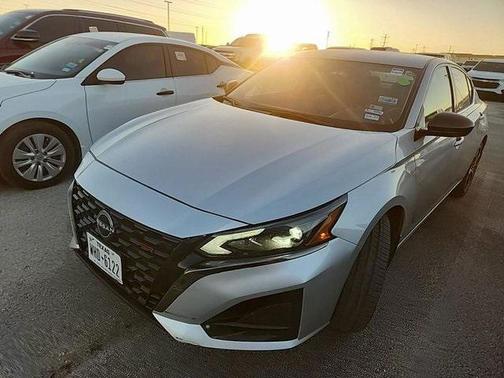 2025 Nissan Altima SR FWD