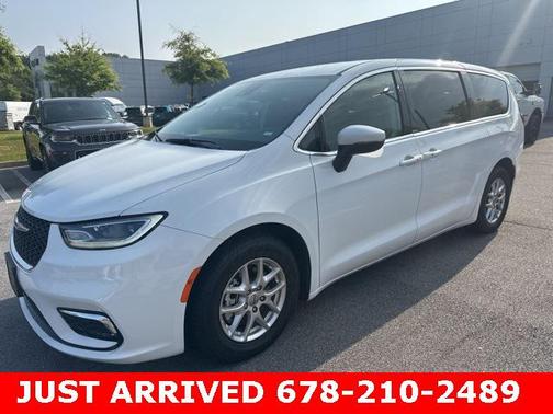 2023 Chrysler Pacifica Touring L
