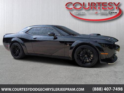 Pitch Black Clearcoat 2022 Dodge Challenger R/T Scat Pack Widebody