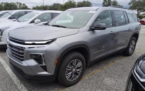 2025 Chevrolet Traverse LT