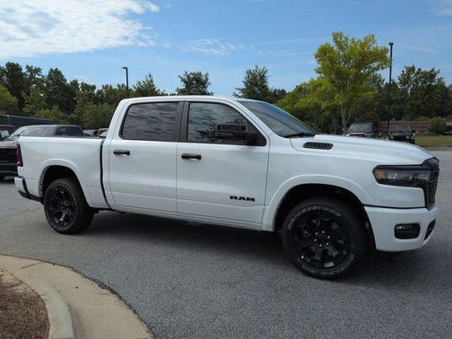 Bright White Clearcoat 2026 RAM 1500 Big Horn/Lone Star