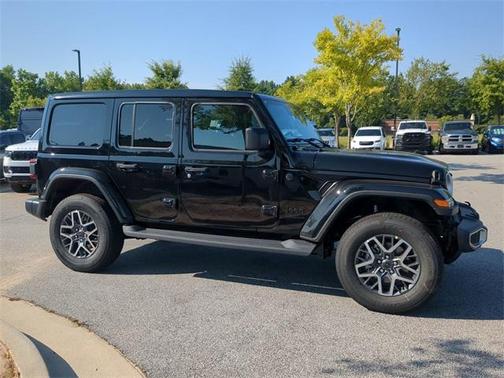 2025 Jeep Wrangler 4-Door Sahara 4x4