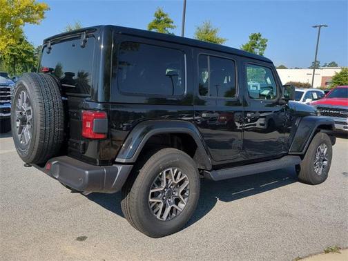 2025 Jeep Wrangler 4-Door Sahara 4x4