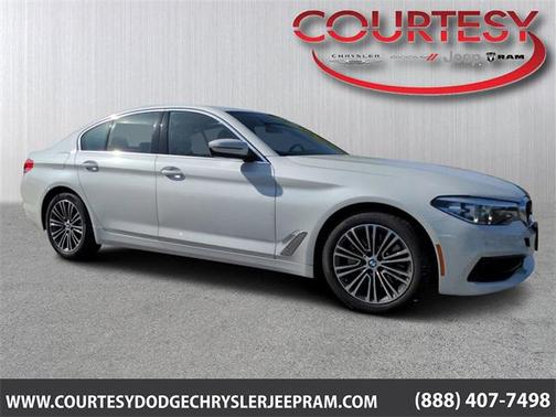Photo 1 of 28 of 2019 BMW 530 i
