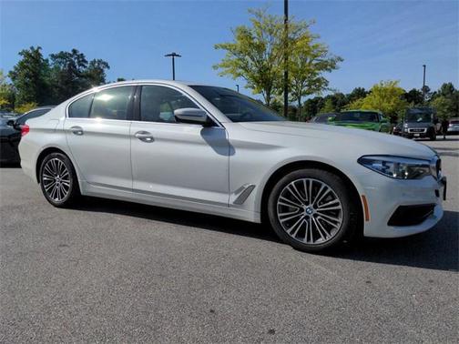 Photo 2 of 28 of 2019 BMW 530 i