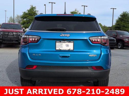Hydro Blue Pearlcoat 2024 Jeep Compass Latitude Lux