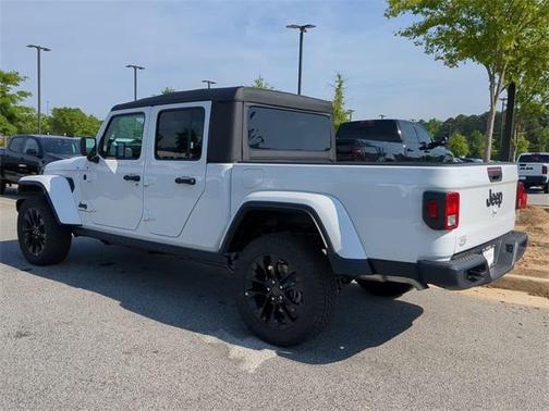 2025 Jeep Gladiator Nighthawk