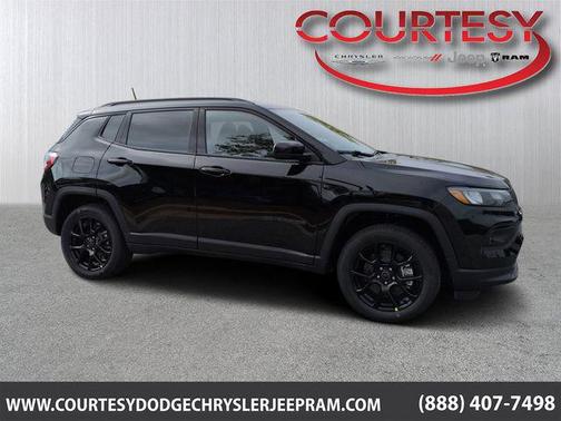 Diamond Black Crystal Pearlcoat 2026 Jeep Compass Latitude