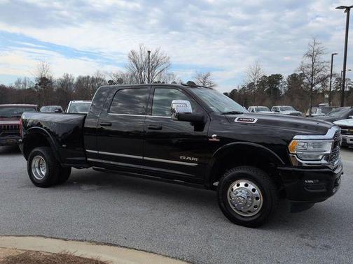 2024 RAM 3500 Limited Mega Cab 4x4 6'4' Box