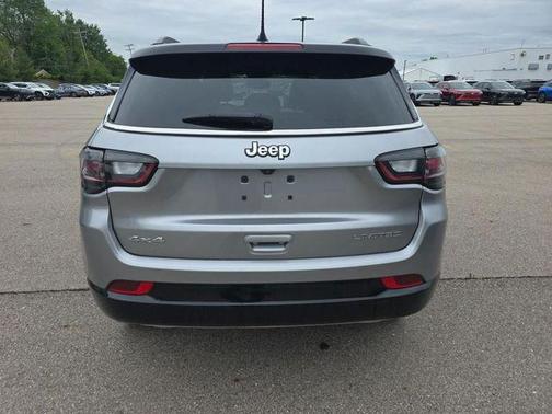 Billet Silver Metallic Clearcoat 2023 Jeep Compass Limited
