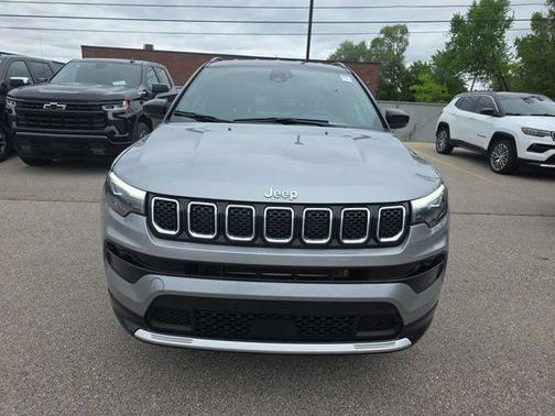 Billet Silver Metallic Clearcoat 2023 Jeep Compass Limited