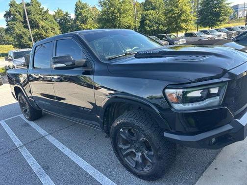 Diamond Black Crystal Pearlcoat 2019 RAM 1500 Laramie