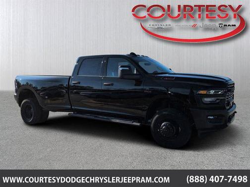 2026 RAM 3500 Tradesman Crew Cab 4x4 8' Box