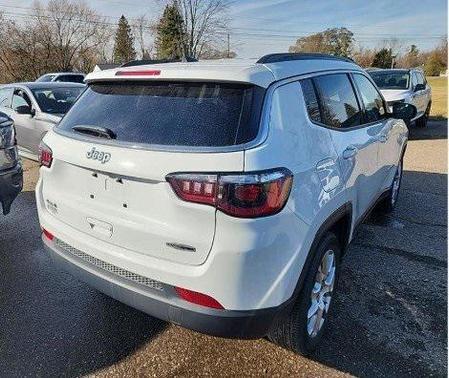2022 Jeep Compass Latitude Lux