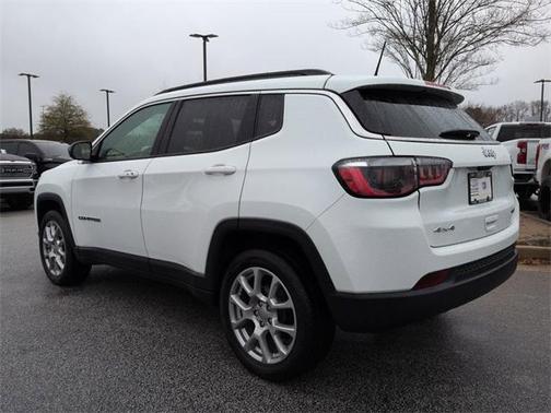 2022 Jeep Compass Latitude Lux