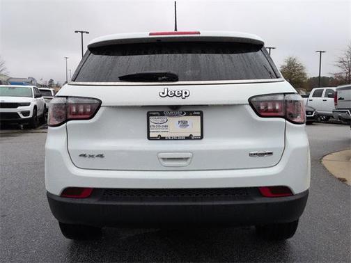 2022 Jeep Compass Latitude Lux