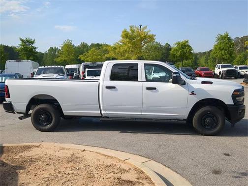 2025 RAM 2500 Tradesman Crew Cab 4x2 8' Box