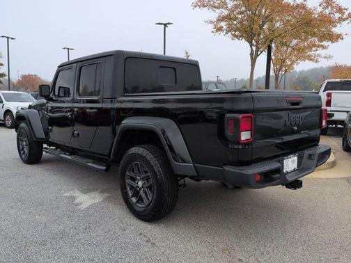 2022 Jeep Gladiator Sport S